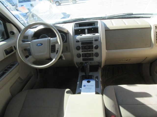 Pre Owned 2009 Ford Escape Xlt